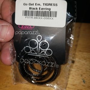 Go Get Em TIGRESS, Paparazzi Earring